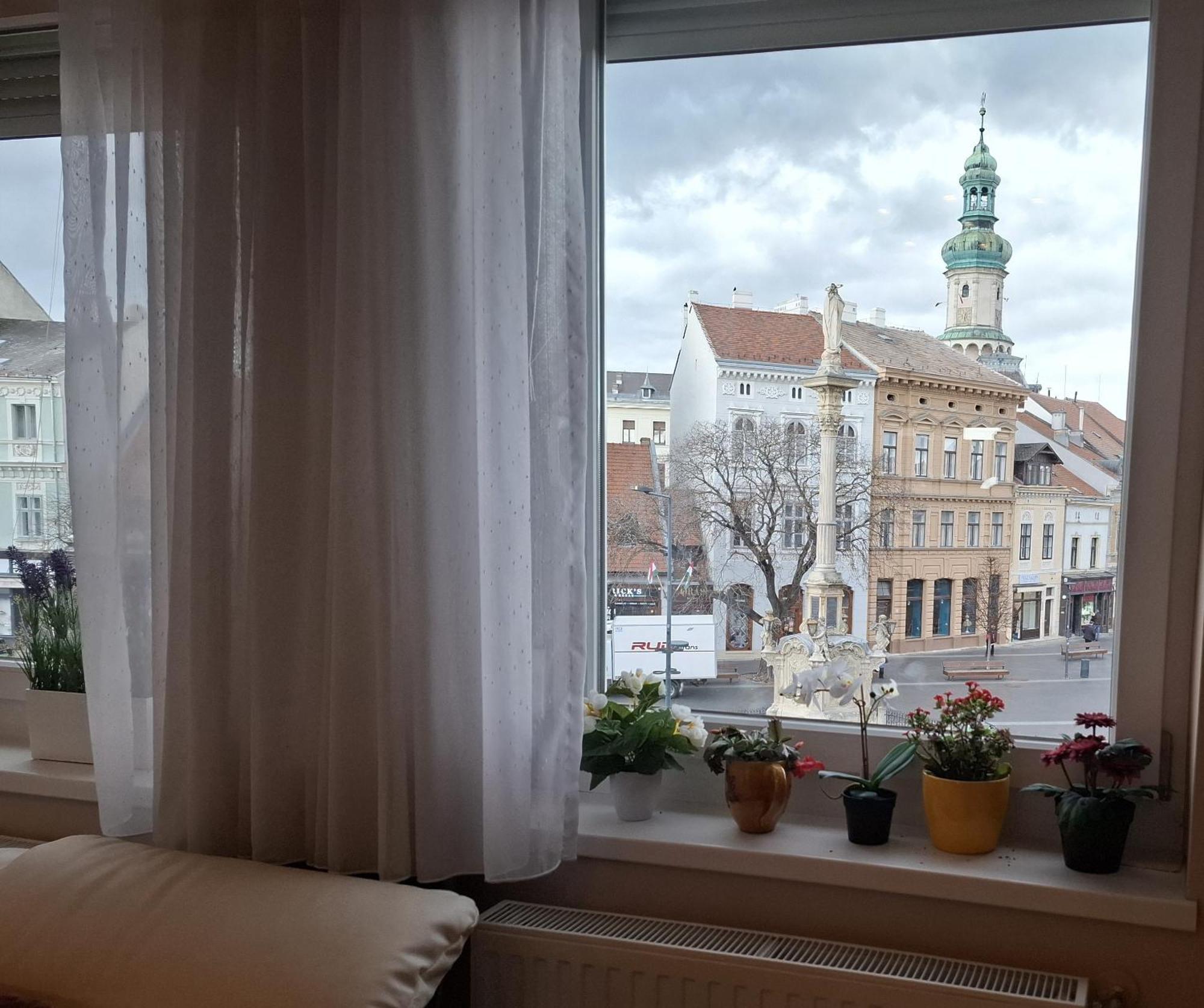 Apartman Soproniutas Centroom *